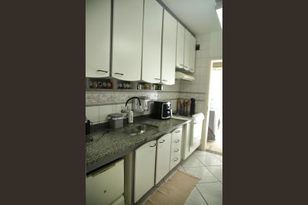 Casa de condomínio à venda com 100m², 3 quartos e 2 vagasCozinha 