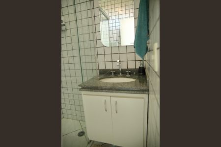 Casa de condomínio à venda com 100m², 3 quartos e 2 vagasSuíte - Banheiro