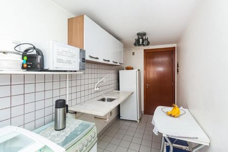 Cozinha  de apartamento para alugar com 2 quartos, 58m² em Cristo Redentor, Porto Alegre