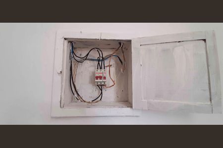 Casa para alugar com 34m², 1 quarto e sem vagaQuadro de Luz