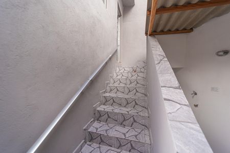 Casa para alugar com 80m², 3 quartos e 1 vaga Casa para alugar com 80m², 3 quartos e 1 vagaEscada