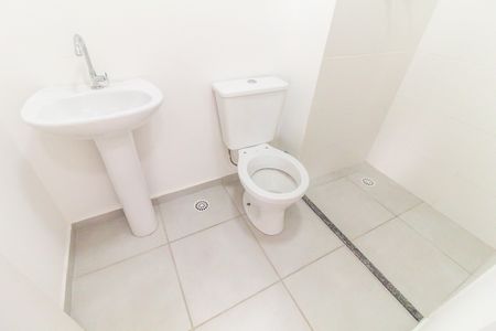 Apartamento para alugar com 38m², 2 quartos e sem vaga Apartamento para alugar com 38m², 2 quartos e sem vagaBanheiro
