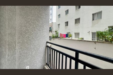 Varanda de kitnet/studio para alugar com 1 quarto, 28m² em Pinheiros, São Paulo