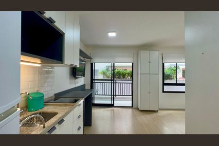 Cozinha de kitnet/studio para alugar com 1 quarto, 28m² em Pinheiros, São Paulo