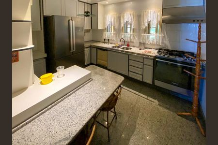 Cozinha de casa à venda com 3 quartos, 450m² em Sete Praias, Diadema