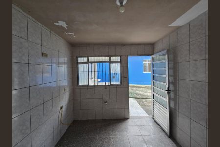 Casa para alugar com 250m², 2 quartos e 2 vagasCozinha 