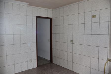 Casa para alugar com 250m², 2 quartos e 2 vagasCozinha 