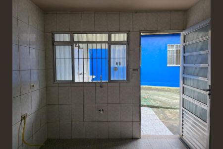 Casa para alugar com 250m², 2 quartos e 2 vagasCozinha 