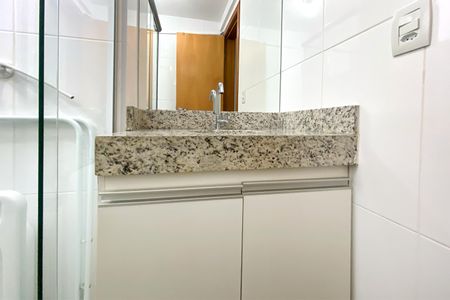 Apartamento à venda com 64m², 2 quartos e 2 vagas Apartamento à venda com 64m², 2 quartos e 2 vagasBanheiro da Suíte 1