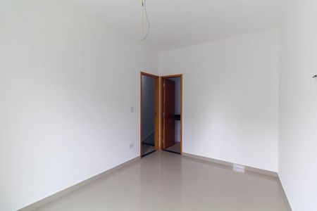 Casa à venda com 100m², 3 quartos e 3 vagas Casa à venda com 100m², 3 quartos e 3 vagasSuíte