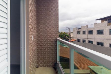 Casa à venda com 100m², 3 quartos e 3 vagas Casa à venda com 100m², 3 quartos e 3 vagasVaranda da Suíte