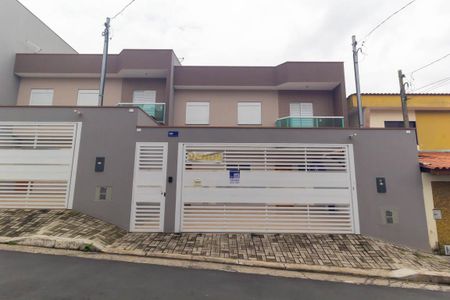 Casa à venda com 100m², 3 quartos e 3 vagas Casa à venda com 100m², 3 quartos e 3 vagasFachada
