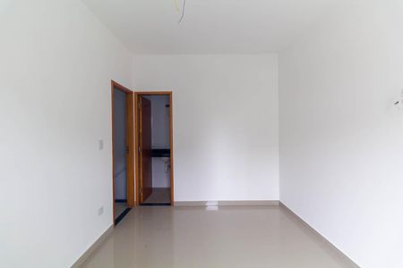 Casa à venda com 100m², 3 quartos e 3 vagas Casa à venda com 100m², 3 quartos e 3 vagasSuíte