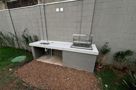 Apartamento para alugar com 37m², 2 quartos e sem vagaÁrea comum - Churrasqueira