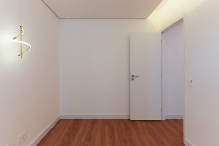 Quarto 2 de apartamento para alugar com 2 quartos, 56m² em Vila Sonia, São Paulo