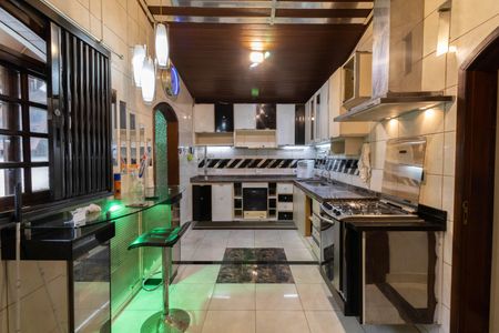 Casa para alugar com 150m², 5 quartos e 3 vagas Casa para alugar com 150m², 5 quartos e 3 vagasCozinha