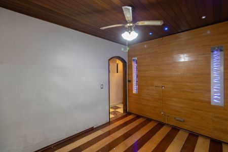 Casa para alugar com 150m², 5 quartos e 3 vagas Casa para alugar com 150m², 5 quartos e 3 vagasQuarto 2