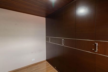 Casa para alugar com 150m², 5 quartos e 3 vagas Casa para alugar com 150m², 5 quartos e 3 vagasQuarto 4