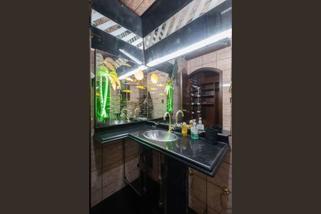 Casa para alugar com 150m², 5 quartos e 3 vagas Casa para alugar com 150m², 5 quartos e 3 vagasBanheiro Suíte