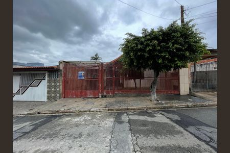 Casa para alugar com 150m², 5 quartos e 3 vagas Casa para alugar com 150m², 5 quartos e 3 vagasFachada + Placa