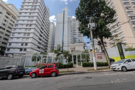 Apartamento para alugar com 55m², 2 quartos e 1 vaga Apartamento para alugar com 55m², 2 quartos e 1 vagaFachada