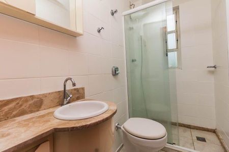 Banheiro de apartamento para alugar com 2 quartos, 58m² em Partenon, Porto Alegre