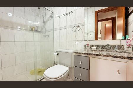 Banheiro 1 de apartamento para alugar com 3 quartos, 81m² em Passo d’Areia, Porto Alegre