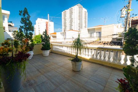 Casa para alugar com 160m², 2 quartos e 2 vagas Casa para alugar com 160m², 2 quartos e 2 vagasVaranda