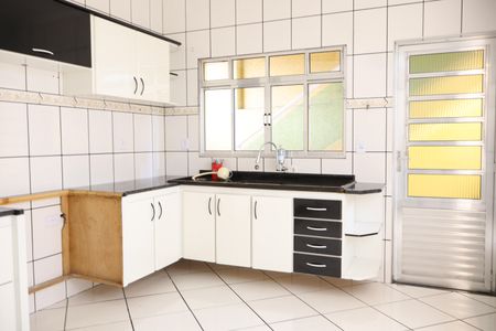 Casa para alugar com 250m², 2 quartos e 8 vagasCozinha