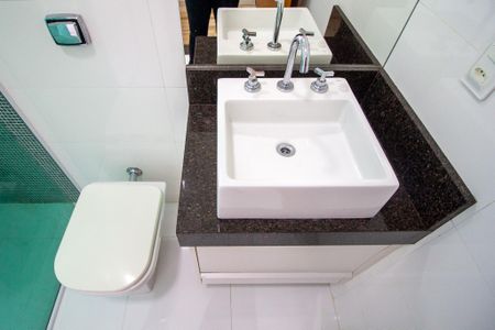 Casa de condomínio para alugar com 350m², 3 quartos e 4 vagasBanheiro da Suíte 3