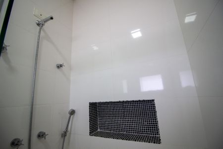 Casa de condomínio para alugar com 350m², 3 quartos e 4 vagasBanheiro de serviço