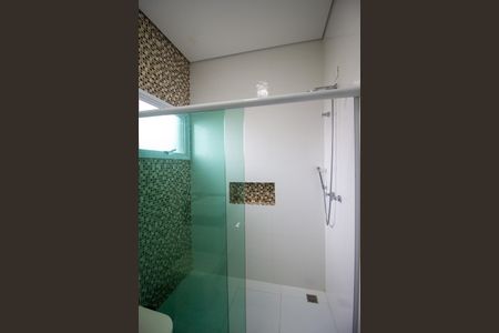 Casa de condomínio para alugar com 350m², 3 quartos e 4 vagasBanheiro da Suíte 2