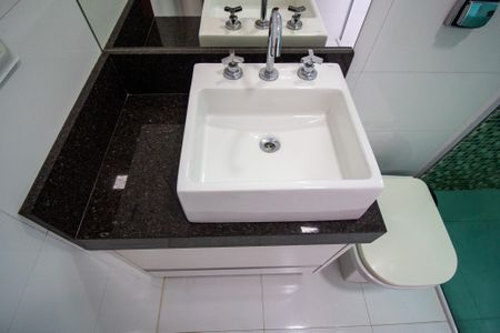 Casa de condomínio para alugar com 350m², 3 quartos e 4 vagasBanheiro da Suíte 2