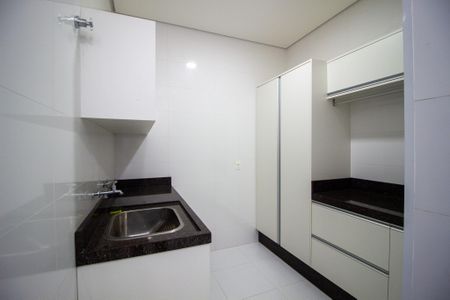 Casa de condomínio para alugar com 350m², 3 quartos e 4 vagasÁrea de Serviço