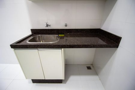 Casa de condomínio para alugar com 350m², 3 quartos e 4 vagasÁrea de Serviço