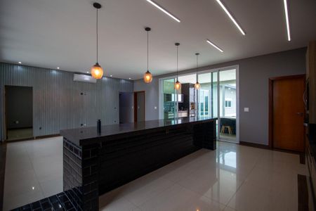 Casa de condomínio para alugar com 350m², 3 quartos e 4 vagasCozinha