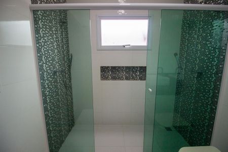 Casa de condomínio para alugar com 350m², 3 quartos e 4 vagasBanheiro da Suíte