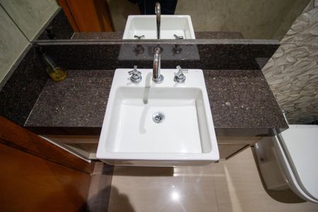 Casa de condomínio para alugar com 350m², 3 quartos e 4 vagasLavabo