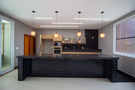 Casa de condomínio para alugar com 350m², 3 quartos e 4 vagasCozinha