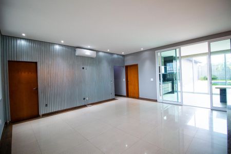 Sala de casa de condomínio para alugar com 3 quartos, 350m² em Parque Jataí, Votorantim