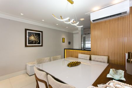 Apartamento à venda com 81m², 2 quartos e 1 vaga Apartamento à venda com 81m², 2 quartos e 1 vagaSala