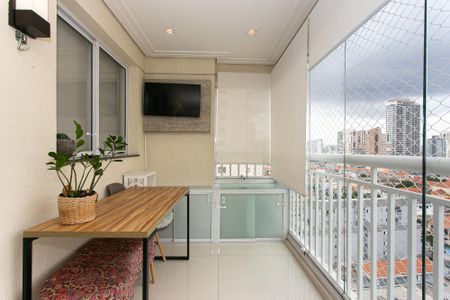 Apartamento à venda com 81m², 2 quartos e 1 vaga Apartamento à venda com 81m², 2 quartos e 1 vagaVaranda gourmet