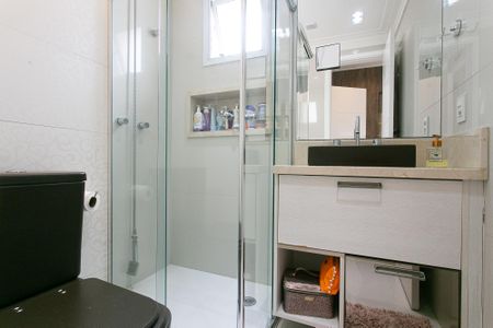 Apartamento à venda com 81m², 2 quartos e 1 vaga Apartamento à venda com 81m², 2 quartos e 1 vagaBanheiro da Suíte