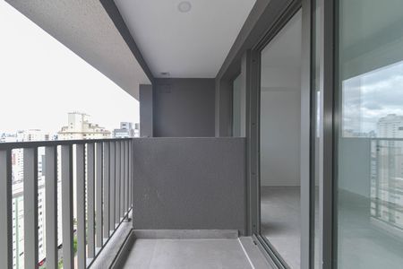 Studio à venda com 25m², 1 quarto e sem vaga Studio à venda com 25m², 1 quarto e sem vagaVaranda