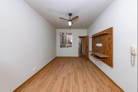 Sala de apartamento para alugar com 2 quartos, 51m² em Padre Eustáquio, Belo Horizonte