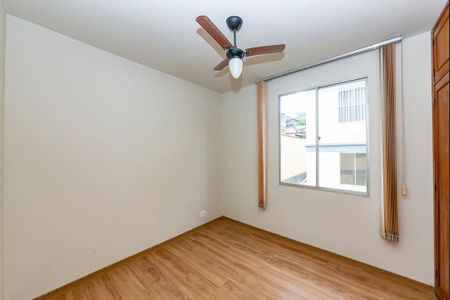 Quarto 1 de apartamento para alugar com 2 quartos, 51m² em Padre Eustáquio, Belo Horizonte