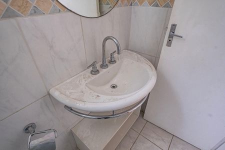 Apartamento para alugar com 72m², 2 quartos e 1 vaga Apartamento para alugar com 72m², 2 quartos e 1 vagaBanheiro Social