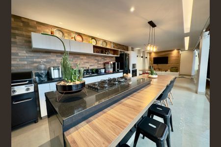 Casa à venda com 490m², 4 quartos e 4 vagas