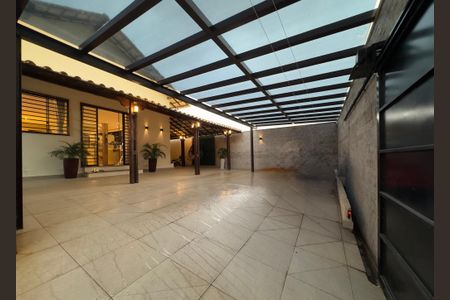 Casa à venda com 490m², 4 quartos e 4 vagas