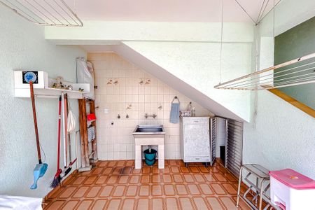 Casa à venda com 245m², 4 quartos e 2 vagasÁrea de Serviço